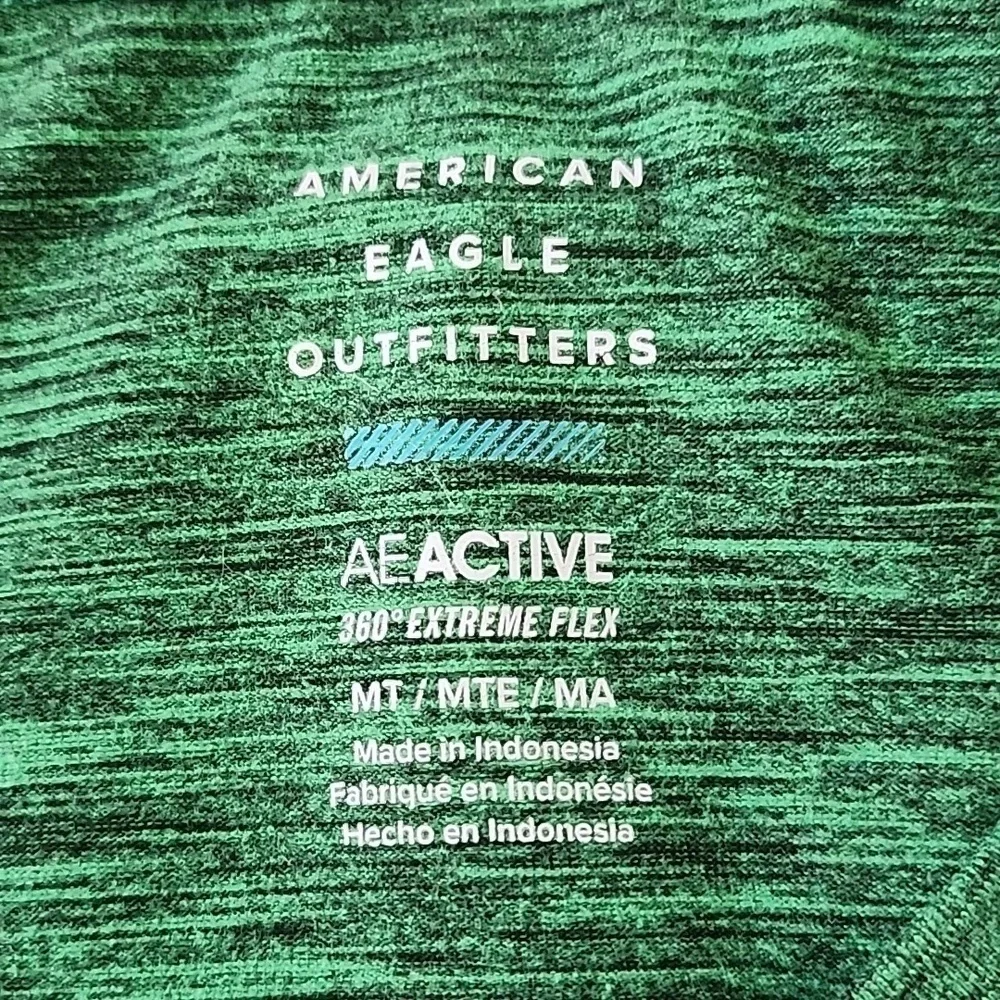 American Eagle AEActive Extreme Flex heather green v-neck tee Size:MT - Picture 9 of 10